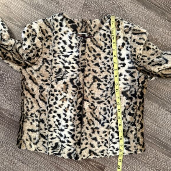 Express Faux Fur Leopard Coat - Picture 9 of 10
